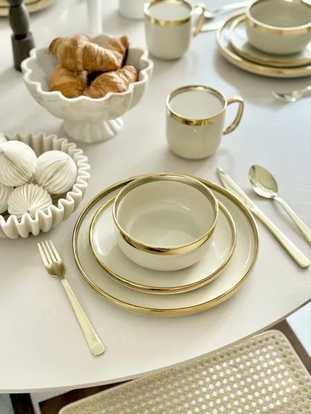 Kubek ceramiczny Cindy 83 (beżowy ze złotym paskiem)